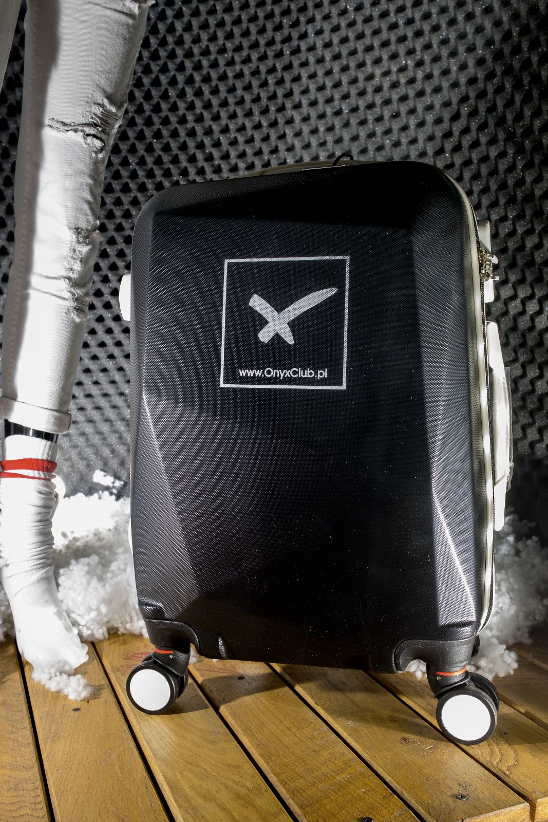 Walizka exclusive X   cena 149 zł (2)